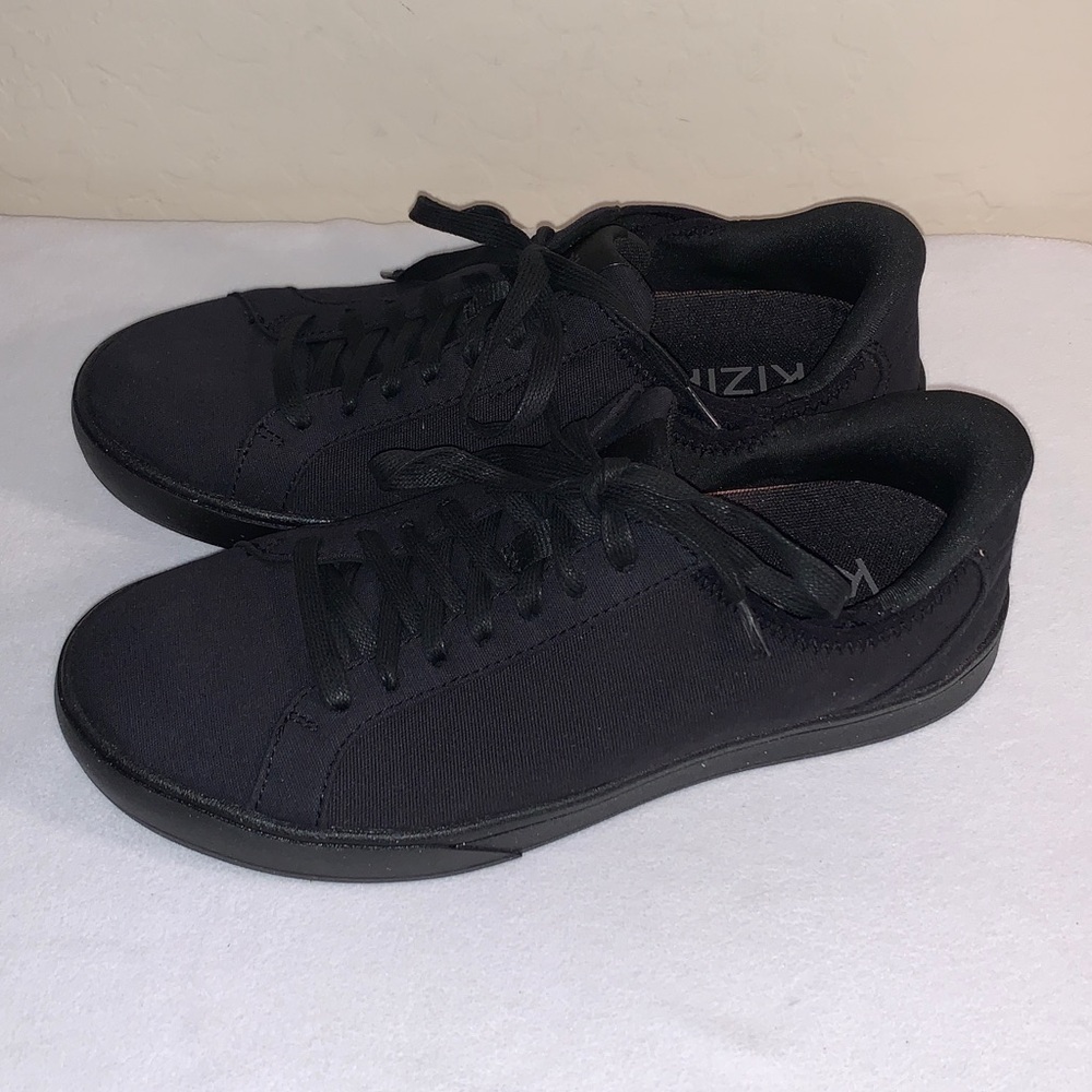 KIZIK IRVINE BRAND NEW SIZE 9 HANDS FREE ATHLETIC SHOES - Picture 5 of 16